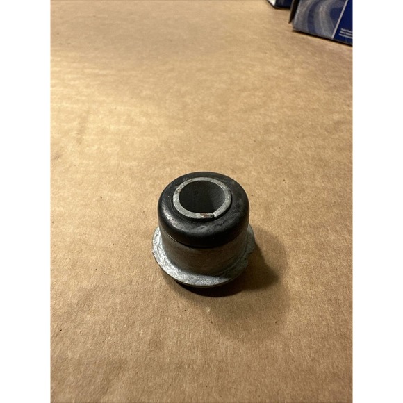 General Motor 84-96 Rear Sway Bar Link Bushing 14070114 - Picture 6 of 8